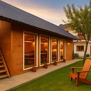 Lazer Cardaku Bed & Breakfast